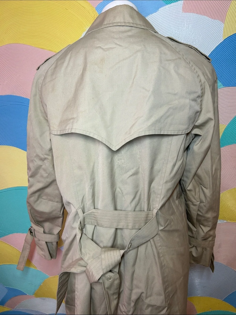 1970s London Fog Classic Beige Double-Breasted Trench Coat - Men’s sz 14